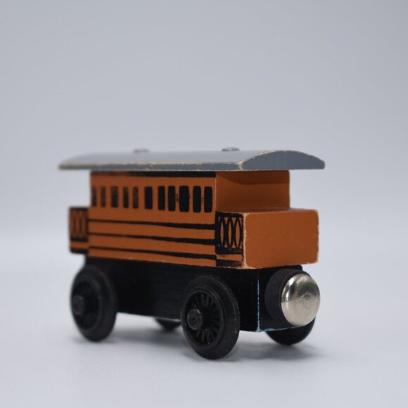 Thomas & Friends Wooden Railway Henrietta Tank Engine Flat Magnet Staples 1990s - Picture 5 of 7